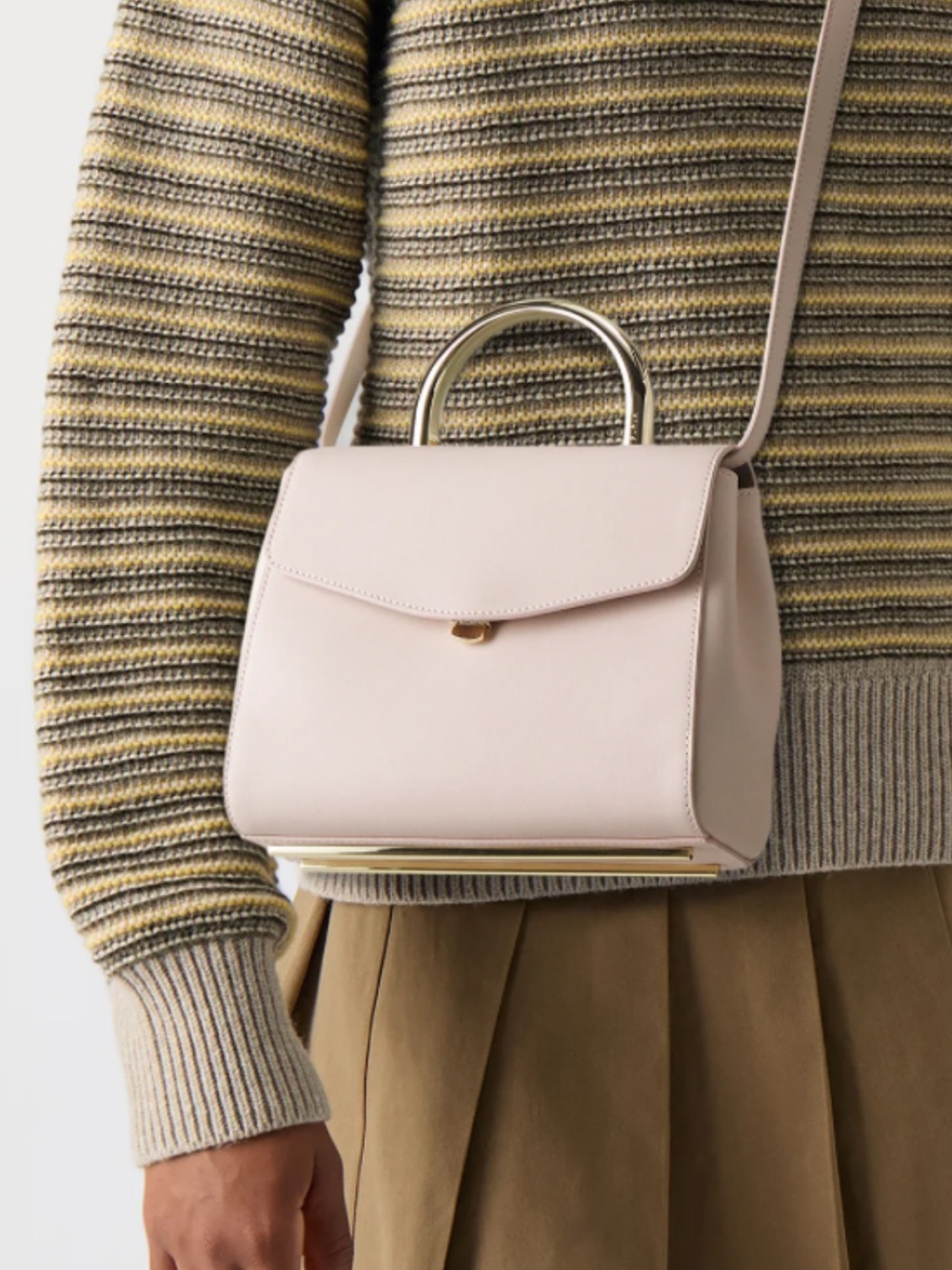 Furla Meridiana Light Pink Leather Handbag with distinctive metallic Top Handle - Picture 14 of 14